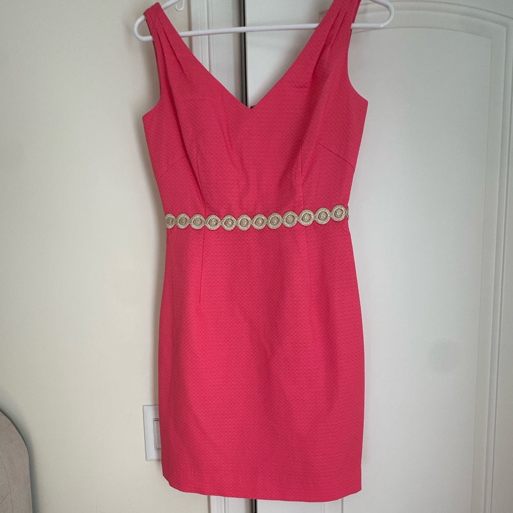 Lilly Pulitzer size 0 pink dress with gold waist detail